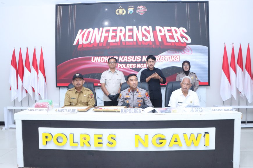 Polres Ngawi Amankan 2 Tersangka Pengedar Narkoba 223,842 gram Sabu Disita